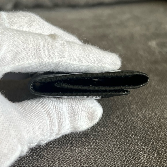 LOUIS VUITTON KEY HOLDER - Picture 8 of 9